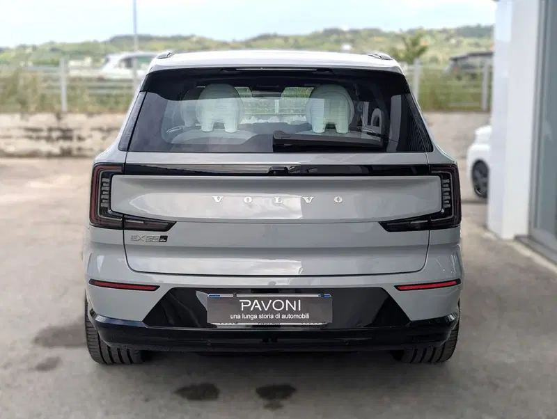 Volvo EX90 nuova a Pescara (5)