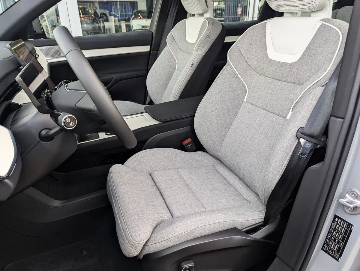 Volvo EX90 nuova a Pescara (7)