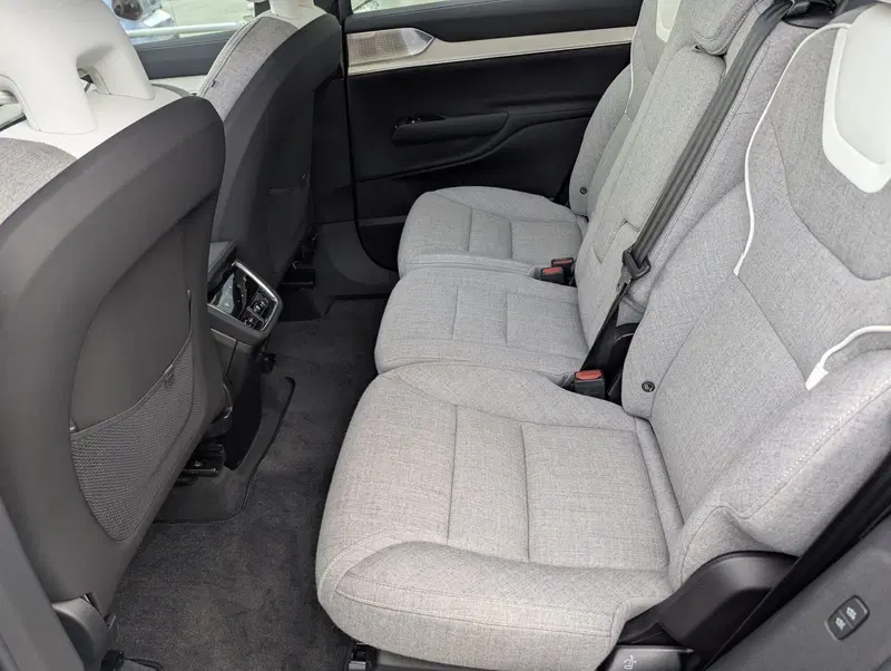 Volvo EX90 nuova a Pescara (8)