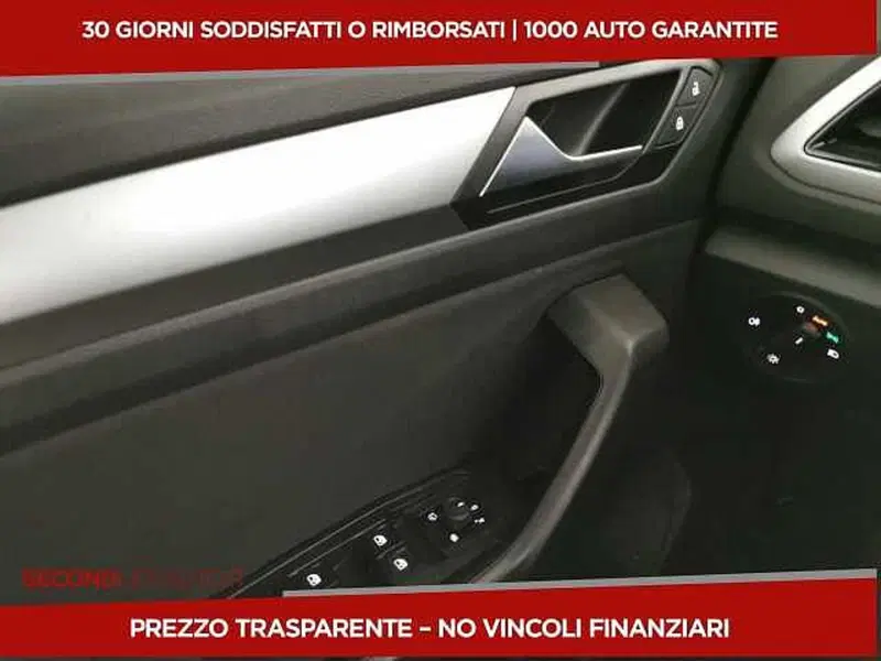 Volkswagen T-Roc usata a Chieti (12)