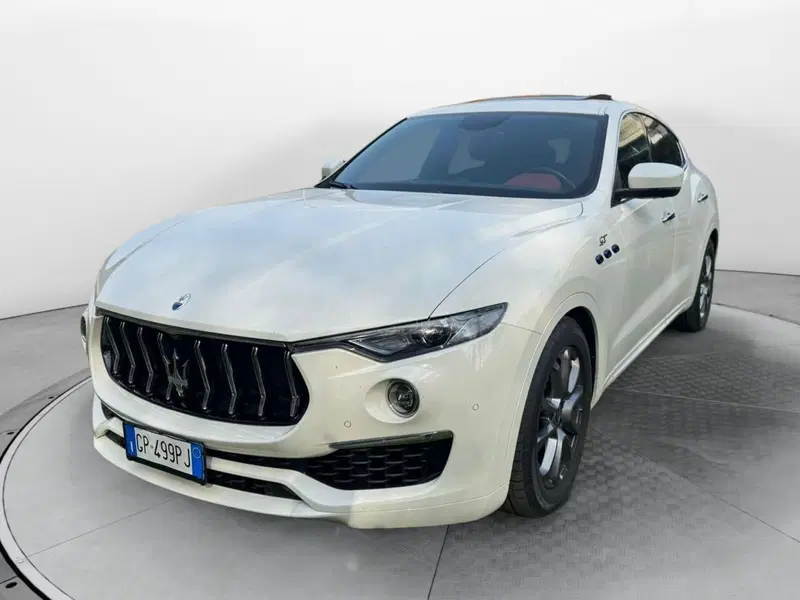 Maserati Levante usata a Salerno