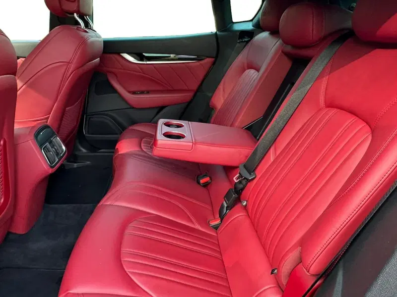 Maserati Levante usata a Salerno (7)