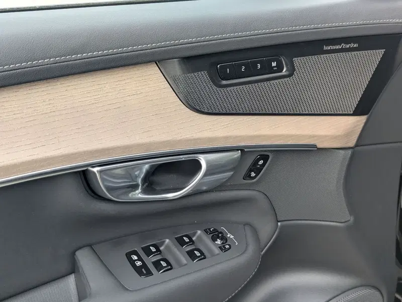 Volvo XC90 nuova a Pescara (10)