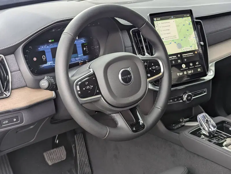 Volvo XC90 nuova a Pescara (11)