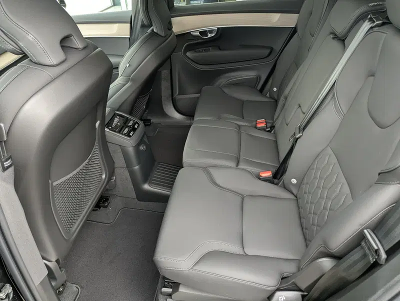 Volvo XC90 nuova a Pescara (7)