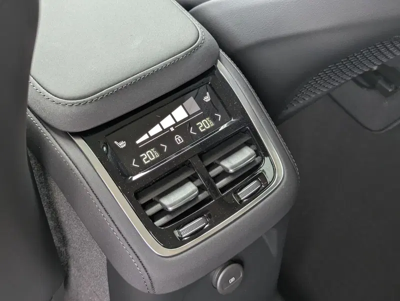 Volvo XC90 nuova a Pescara (8)