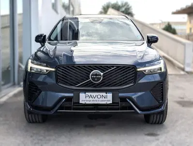 Volvo XC60 T6 Recharge AWD Plug-in Hybrid aut. Plus Dark del 2026 usata a Pescara