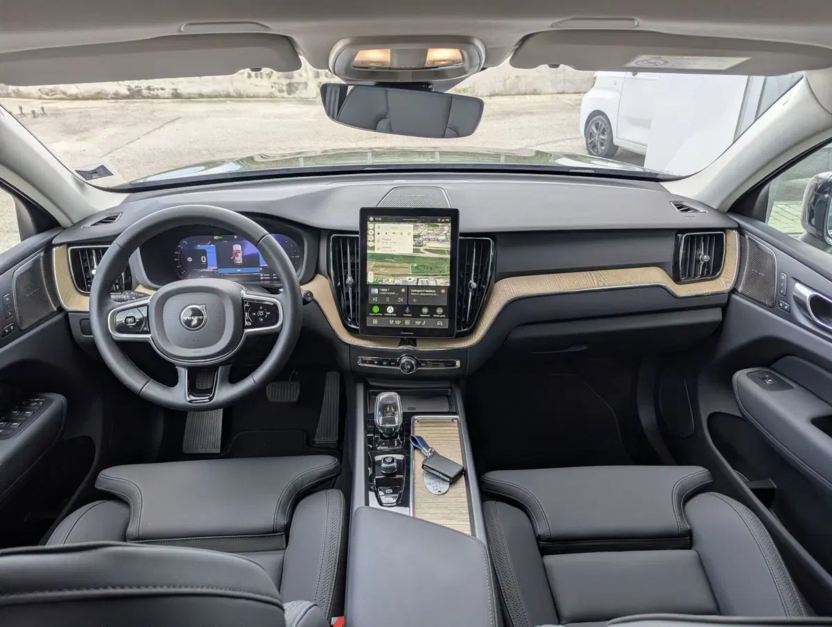 Volvo XC60 usata a Pescara (15)