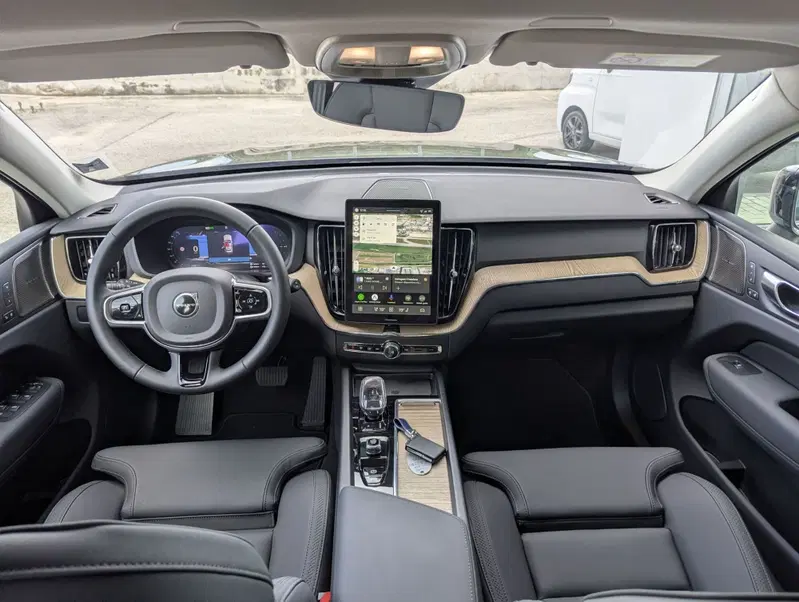Volvo XC60 usata a Pescara (15)
