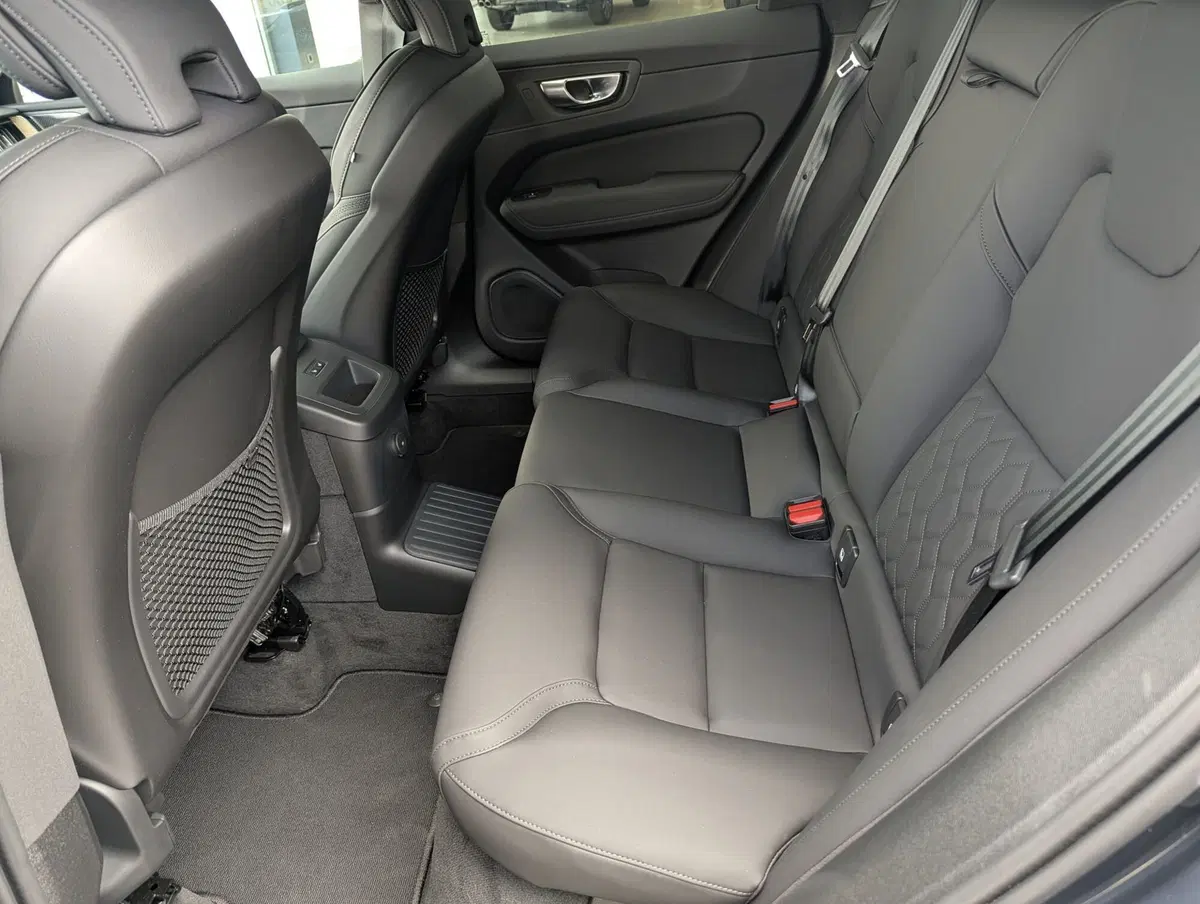 Volvo XC60 usata a Pescara (7)