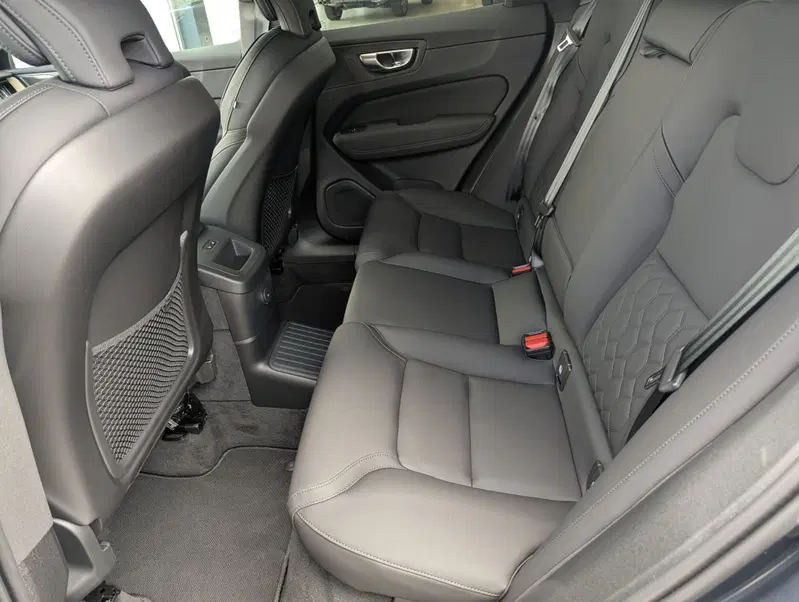 Volvo XC60 usata a Pescara (7)