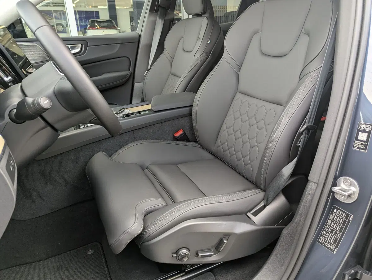 Volvo XC60 usata a Pescara (9)