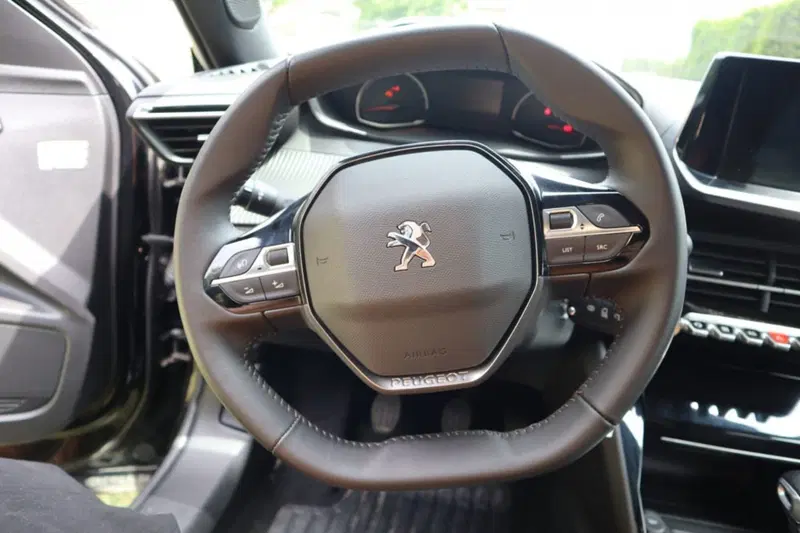 Peugeot 2008 usata a Salerno (14)