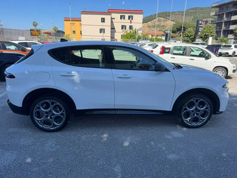 Alfa Romeo Tonale nuova a Salerno (15)