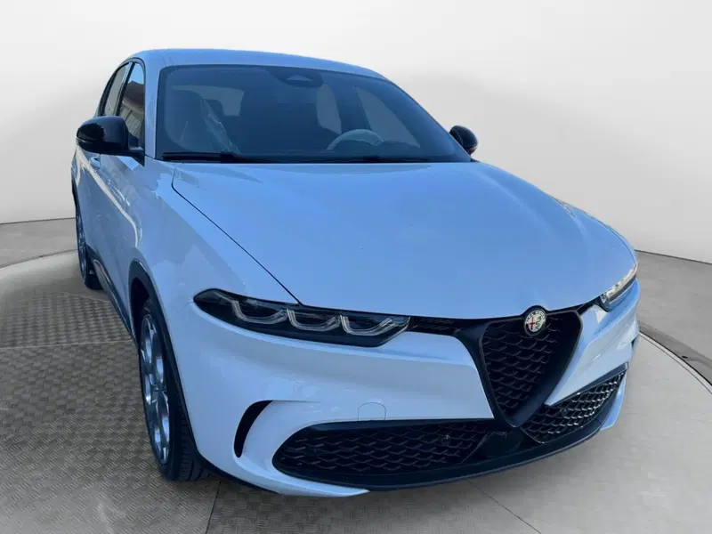Alfa Romeo Tonale nuova a Salerno (2)