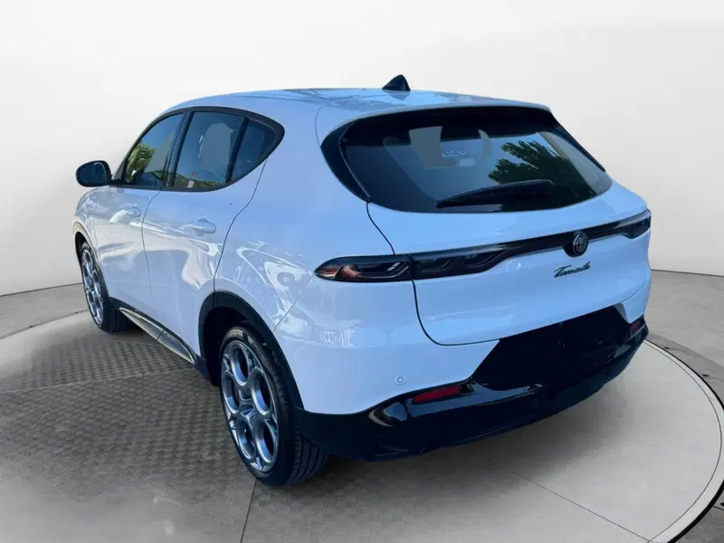 Alfa Romeo Tonale nuova a Salerno (3)
