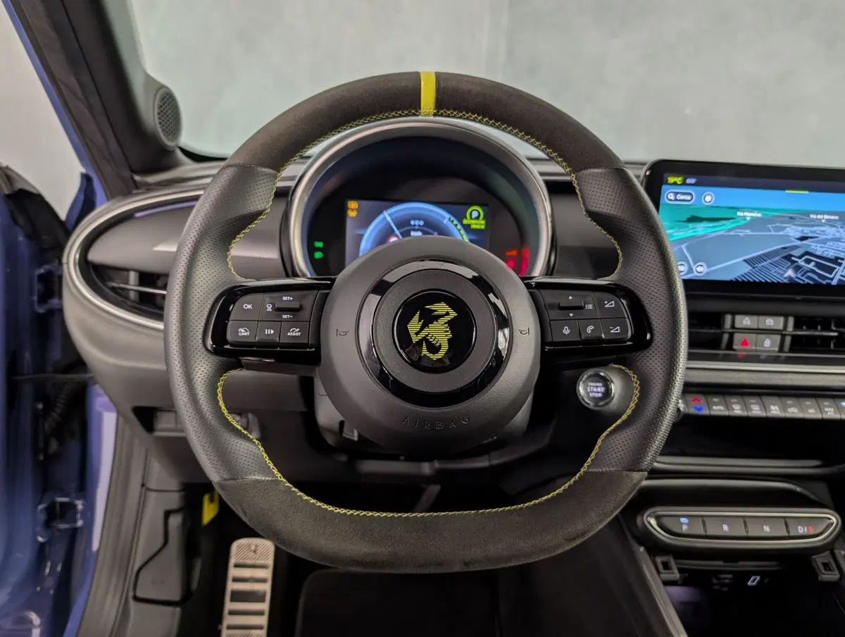 Abarth 600e usata a Salerno (9)