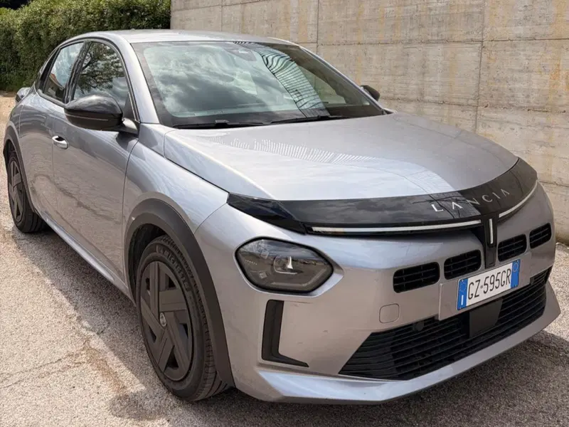 Lancia Ypsilon usata a Salerno (2)