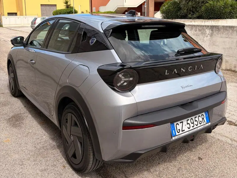 Lancia Ypsilon usata a Salerno (3)