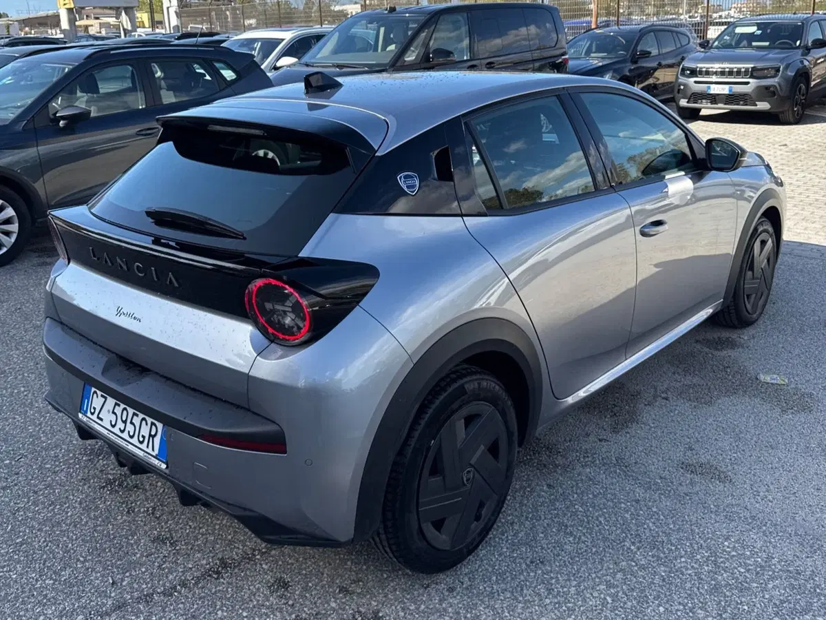 Lancia Ypsilon usata a Salerno (4)