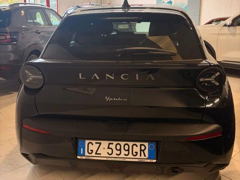 Lancia Ypsilon usata a Salerno (13)