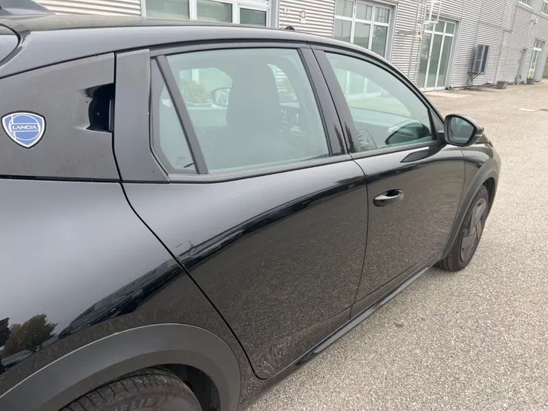 Lancia Ypsilon usata a Salerno (15)