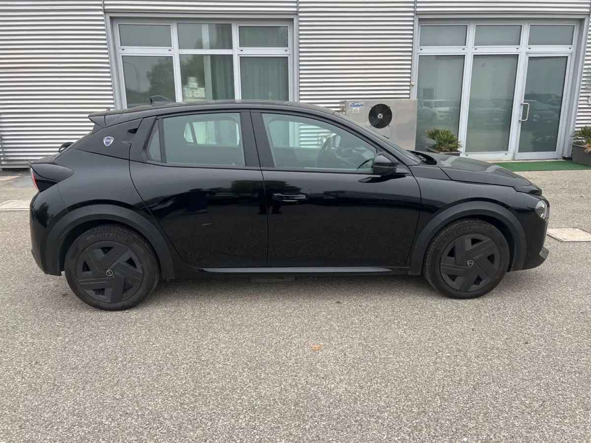 Lancia Ypsilon usata a Salerno (17)