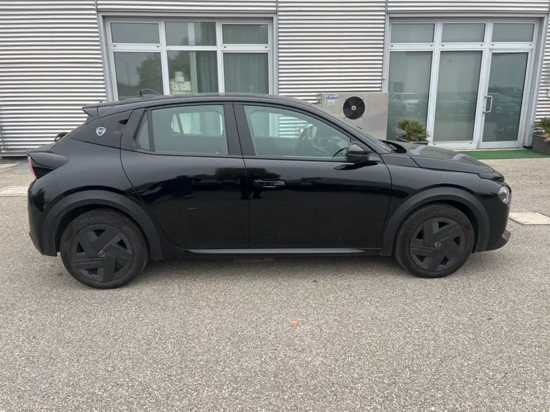 Lancia Ypsilon usata a Salerno (17)