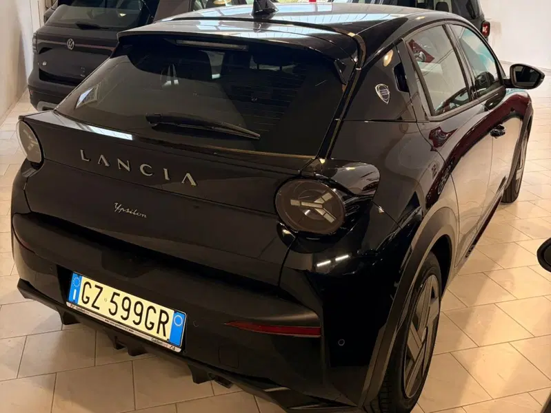 Lancia Ypsilon usata a Salerno (4)