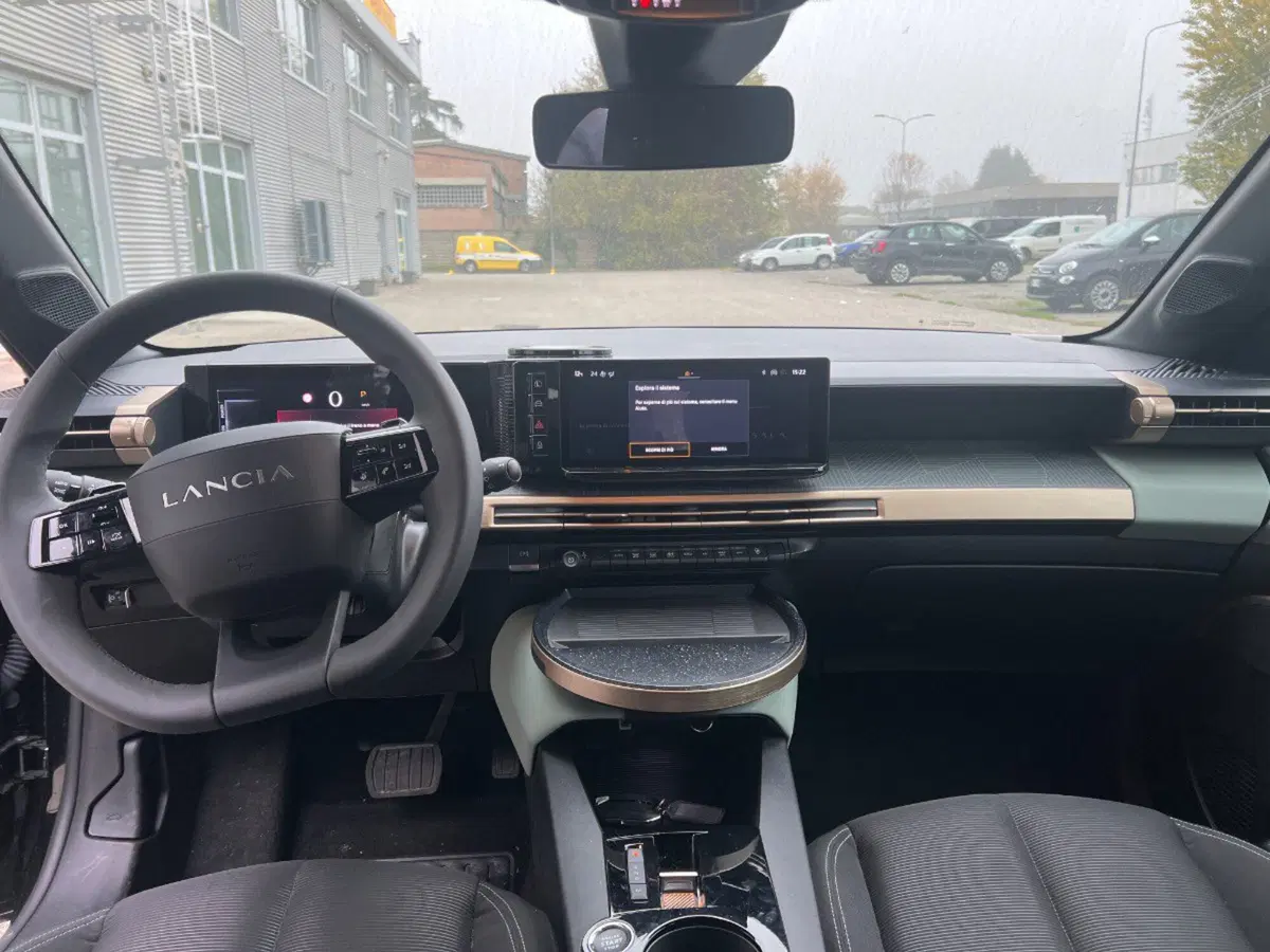 Lancia Ypsilon usata a Salerno (5)