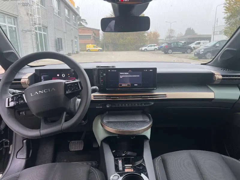 Lancia Ypsilon usata a Salerno (5)