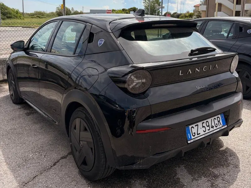 Lancia Ypsilon usata a Salerno (3)