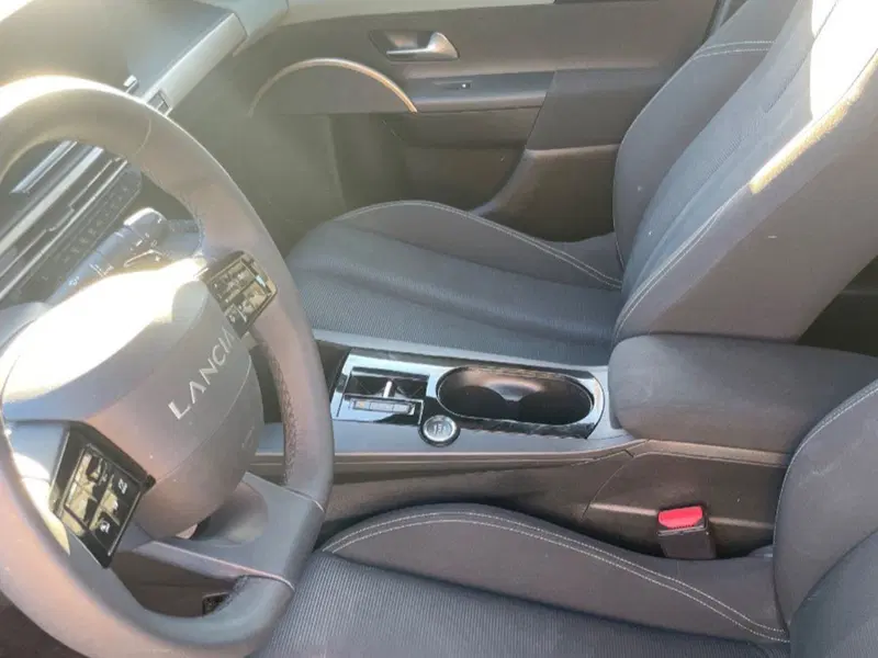 Lancia Ypsilon usata a Salerno (6)