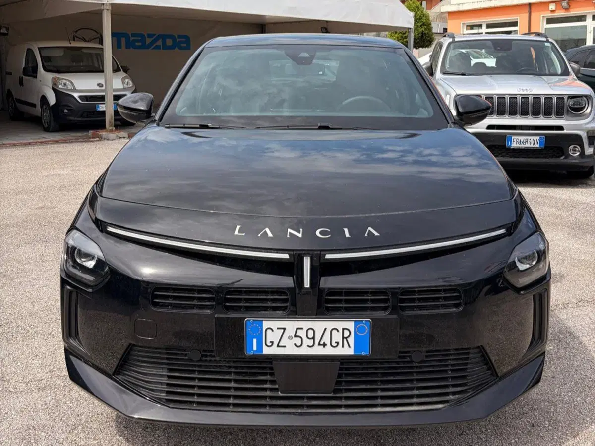 Lancia Ypsilon usata a Salerno (9)