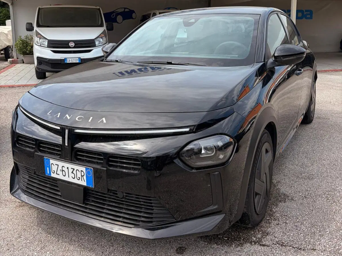 Lancia Ypsilon usata a Salerno