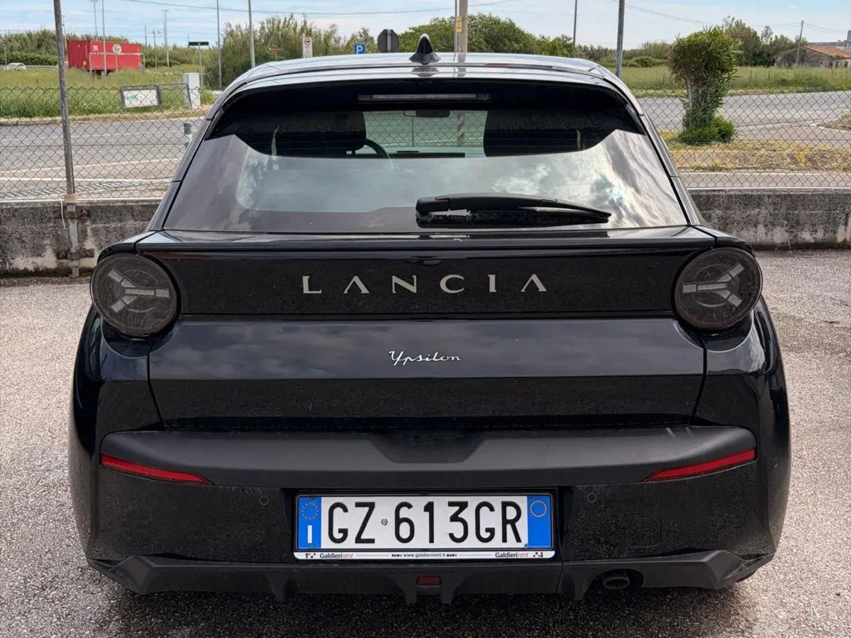 Lancia Ypsilon usata a Salerno (14)