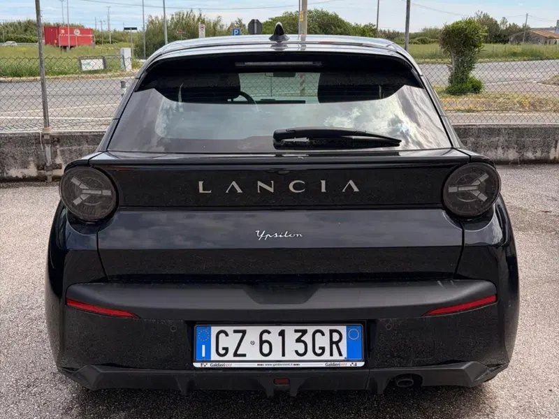 Lancia Ypsilon usata a Salerno (14)