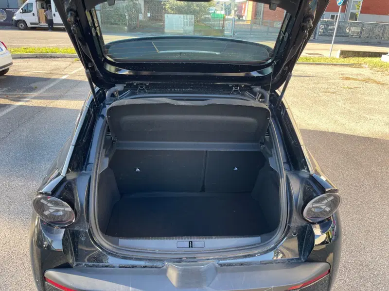 Lancia Ypsilon usata a Salerno (15)