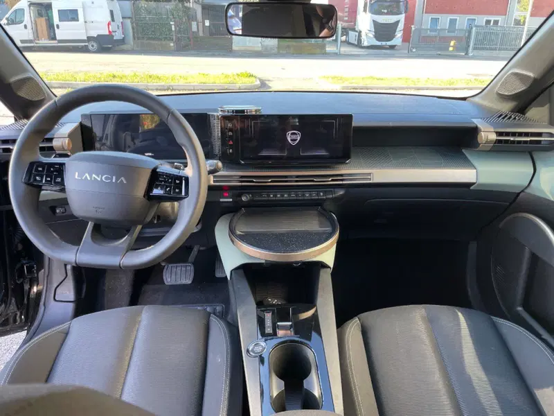 Lancia Ypsilon usata a Salerno (5)