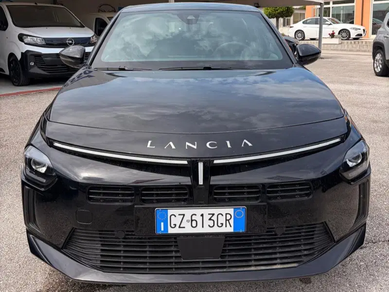 Lancia Ypsilon usata a Salerno (9)
