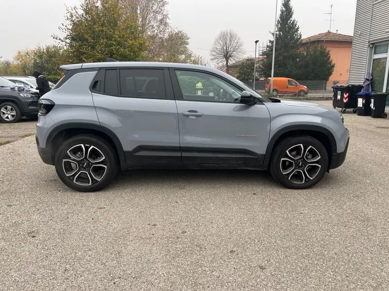 Jeep Avenger usata a Salerno (11)