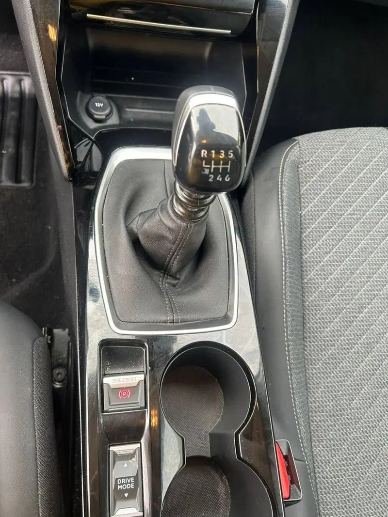 Peugeot 208 usata a Salerno (13)
