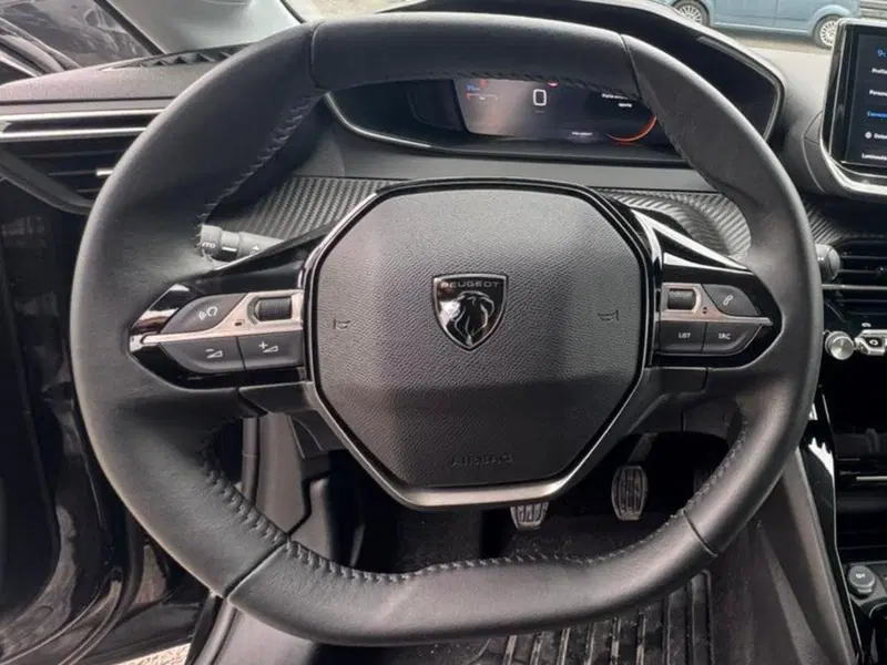 Peugeot 208 usata a Salerno (14)