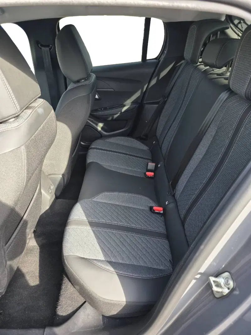 Peugeot 208 usata a Salerno (7)