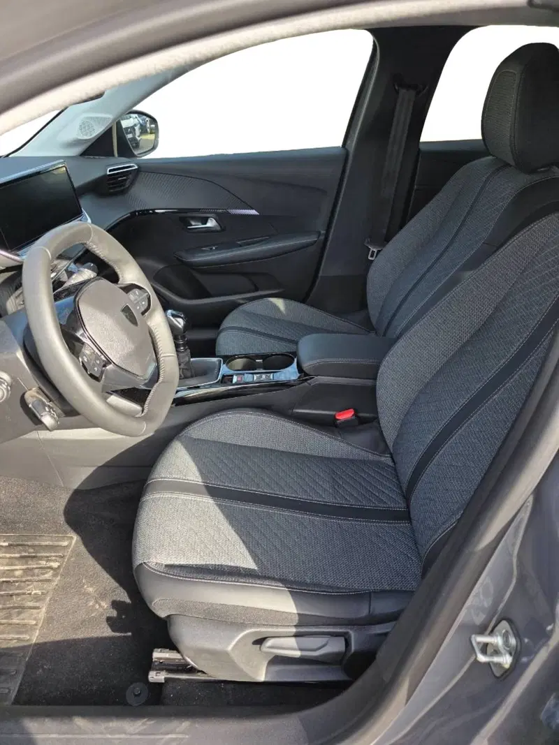 Peugeot 208 usata a Salerno (8)