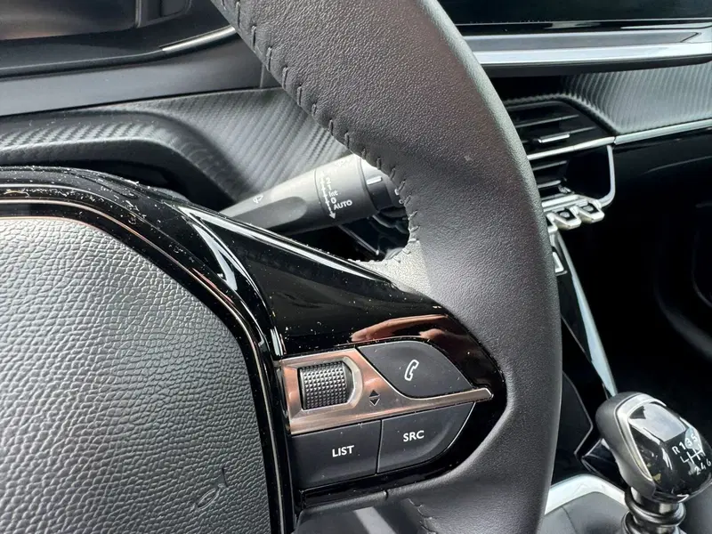 Peugeot 208 usata a Salerno (20)