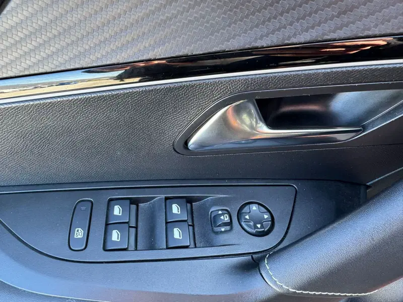 Peugeot 2008 usata a Salerno (15)