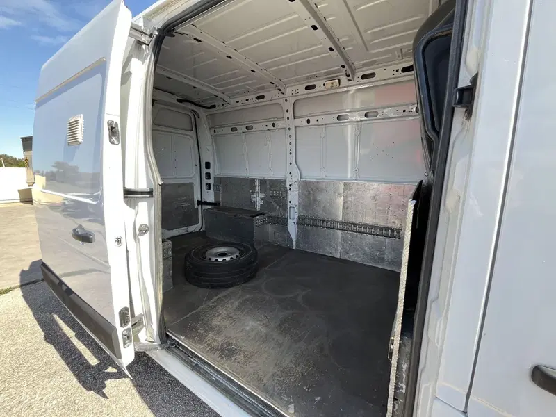 Renault Master Furgone usata a Salerno (13)