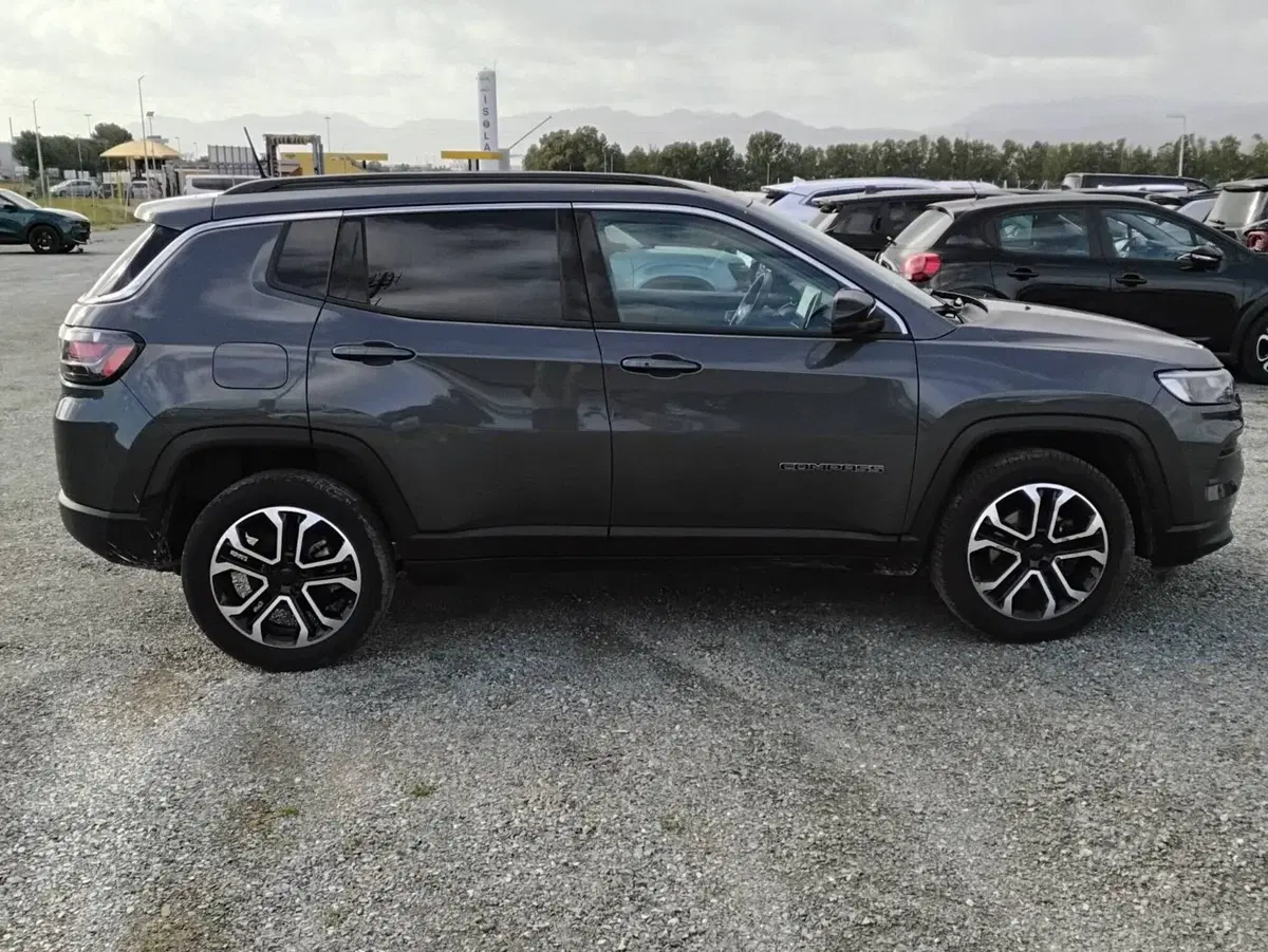 Jeep Compass usata a Salerno (18)
