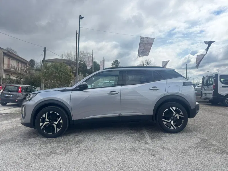 Peugeot 2008 nuova a Salerno (10)